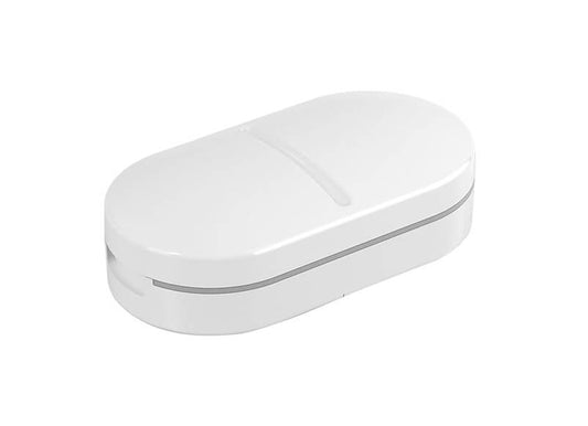 Witte medicijn splitter – discreet design voor veilig en hygiënisch pillengebruik.
